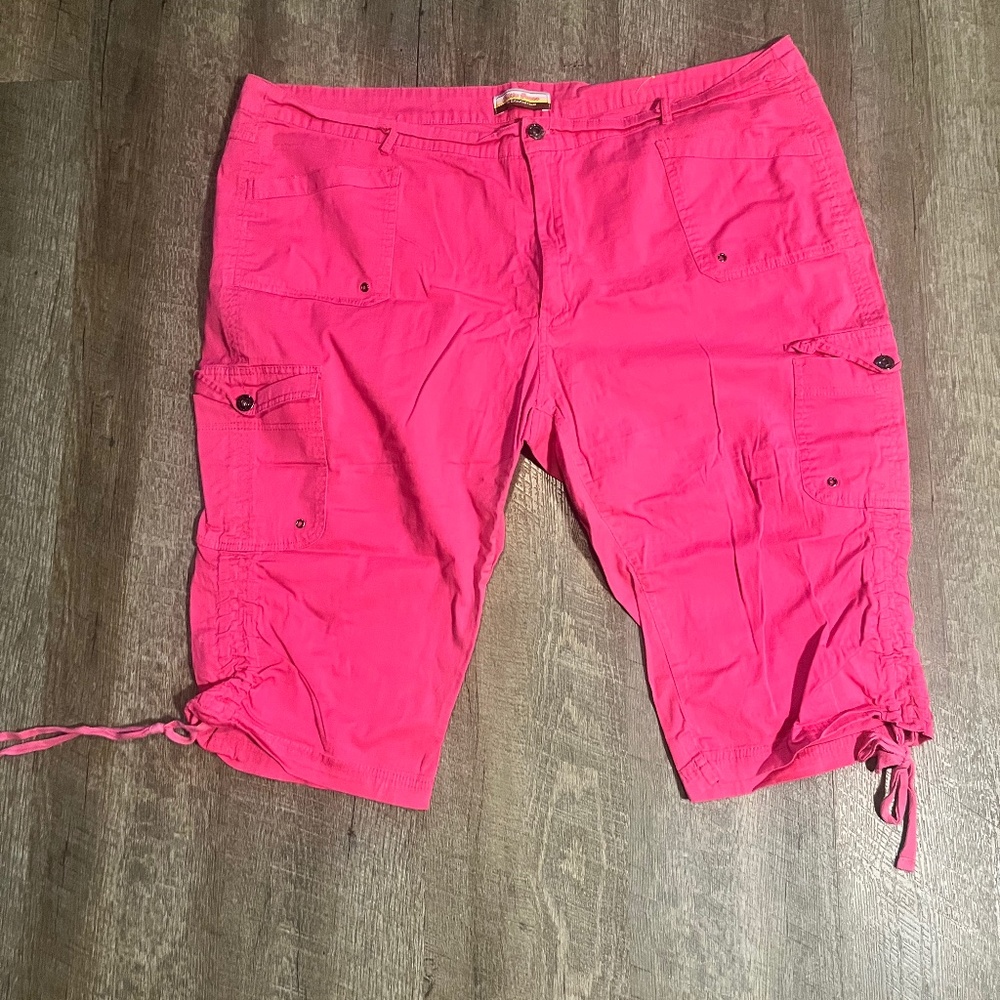Elite Jeans Pink Cargo Bermuda Shorts
